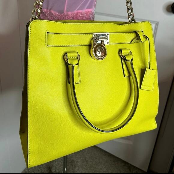 °。⋆♡ MICHAEL Michael Kors® Large Color Apple Leather (HB-21) - Picture 3 of 8